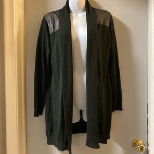GU-Avenue 20 blk cardigan w feaux leather shoulder